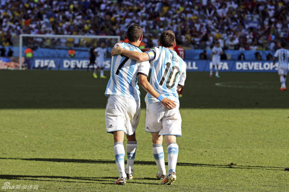 梅西送助攻,阿根廷驚險晉級8強 梅西送助攻,阿根廷驚險晉級8強