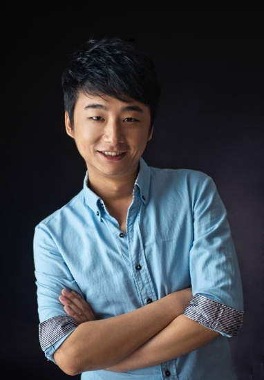 河南人民廣播電臺、搜狐體育首席特邀足球評論員