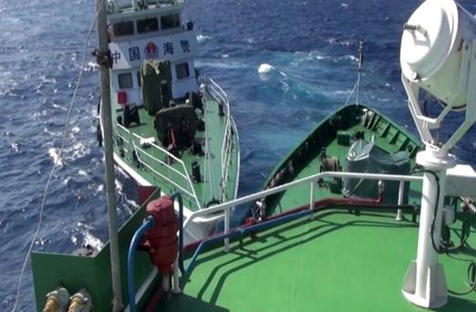 越南拍攝的中國?？樟α孔o(hù)衛(wèi)981鉆井平臺。