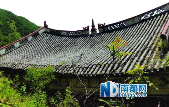 　照光寺在致歉微博中稱，該寺位于蒼山之上，年久失修，且沒有防火通道。