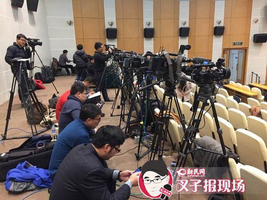 圖說：大量媒體聚焦在發(fā)布會(huì)現(xiàn)場(chǎng)。新民晚報(bào)新民網(wǎng)
