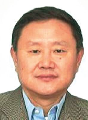 胡奉憲 現(xiàn)年60歲，外逃前任四川韻律實業(yè)發(fā)展公司總經(jīng)理、董事長，2009年11月逃往美國或澳大利亞。