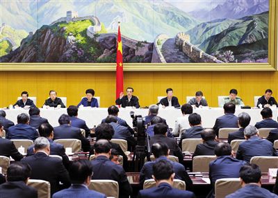 5月12日，國務院召開推進簡政放權放管結合職能轉變工作電視電話會議，李克強總理發(fā)表講話。新華社記者