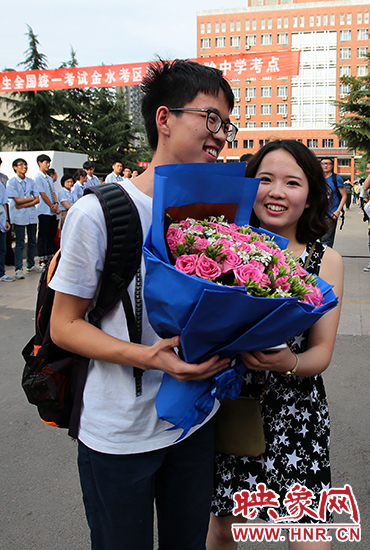 還有一種情，它是懵懂的情愫，你若安好，便是晴天。