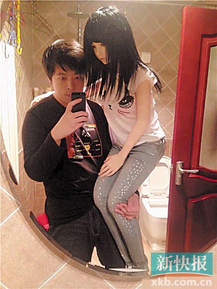 宋渤平常就是這樣抱著重20公斤的小蝶出門。 微博圖