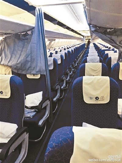 年關(guān)將近，很多人回家的票還沒有著落，而昨日凌晨，一架從武漢飛往廣州的航班上只有一名女乘客，偌大的客機(jī)成了一個(gè)人的專機(jī)。