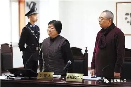 聶樹斌母親張煥枝聽取聶樹斌無罪的判決結(jié)果。 新華社發(fā)