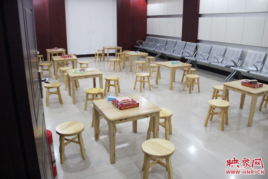 中原區(qū)人防納涼場所（桐柏路與中原路交叉口），內(nèi)部環(huán)境干凈整潔。