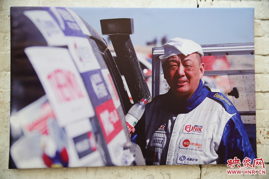 賽車的世界、更是男人的世界。圖為部分參展攝影作品。