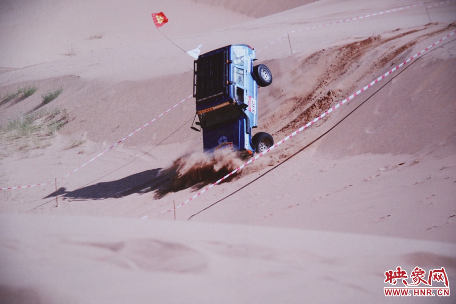 賽車的世界、更是男人的世界。圖為部分參展攝影作品。