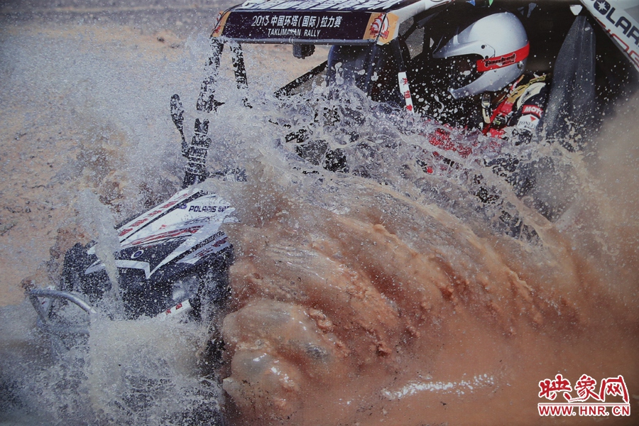 賽車的世界、更是男人的世界。圖為部分參展攝影作品。