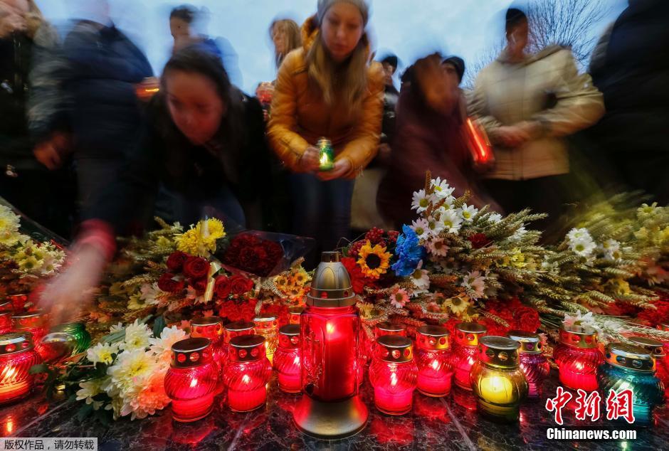 當?shù)貢r間2014年11月22日，烏克蘭基輔，民眾舉行儀式紀念1932-1933烏克蘭大饑荒81周年