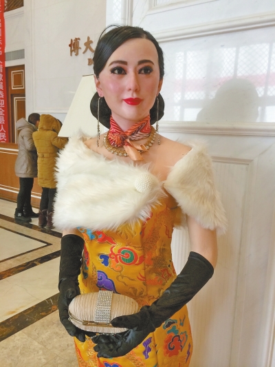 若不是這身似是而非的衣服，你能認(rèn)出這是范冰冰嗎？