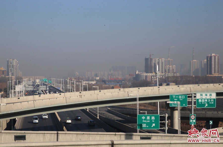 西三環(huán)與隴海高架立交出入口。