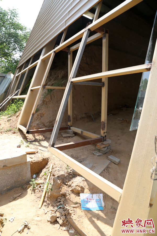 目前，該項(xiàng)工程即將竣工。