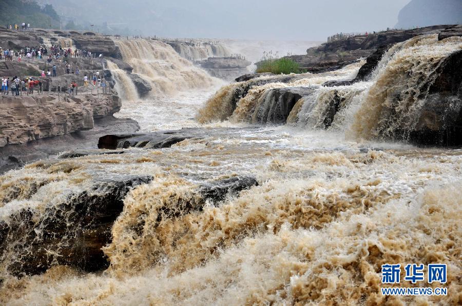 這是7月10日拍攝的黃河壺口瀑布。