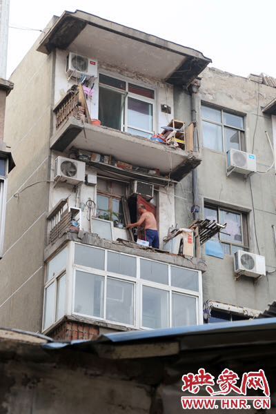 據(jù)了解，該棟房屋建造于1986年，距今已經(jīng)30年。