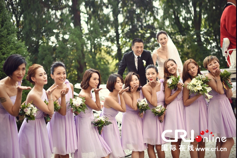 李小冉比利時(shí)辦婚禮 朱丹、鐘欣潼、應(yīng)采兒做伴娘