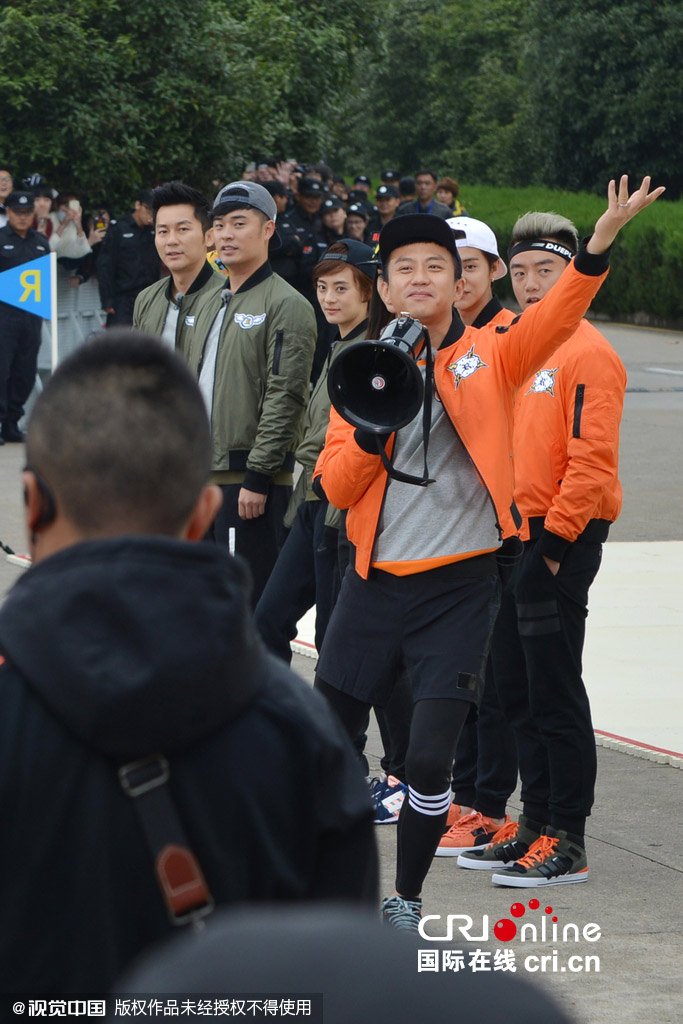 《奔跑吧兄弟》第三季劇組到南京錄制節(jié)目。