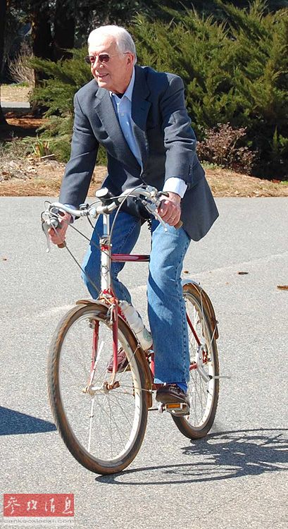 各國領(lǐng)導人退休后都干啥？小布什刷盤布朗教書