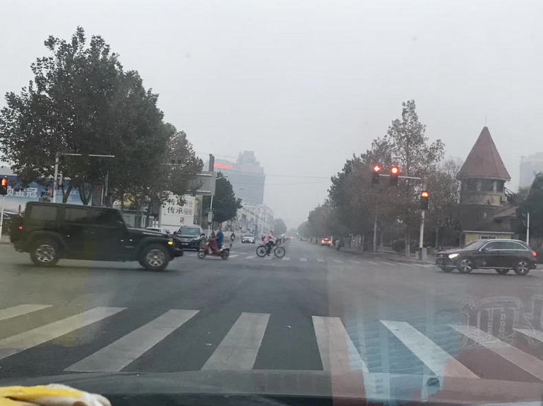 限行第一天！鄭州的早高峰是這個樣子的