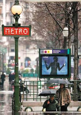 法國設(shè)置“語言警察”，防止民眾在受限制的場合說英語或聽英語內(nèi)容。