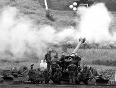 24日，日本陸上自衛(wèi)隊在進(jìn)行演練