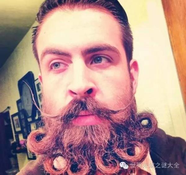 美國(guó)大叔有一把神奇的胡子：可以變成各種造型