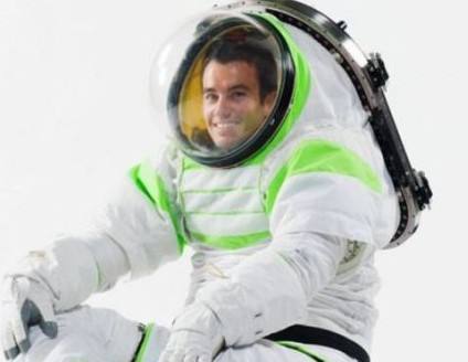 18個(gè)保障生命運(yùn)轉(zhuǎn)系統(tǒng)的背包中只有11個(gè)可用，這些背包是用于支持宇航員在開(kāi)放的宇宙空間中工作使用的，這些不可用的背包使得工作人員對(duì)在空間站工作結(jié)束之前的狀況表示擔(dān)憂。