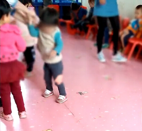 網(wǎng)曝山西一幼兒園兒童遭毆打戲虐恐嚇 網(wǎng)曝山西一幼兒園兒童遭毆打戲虐恐嚇