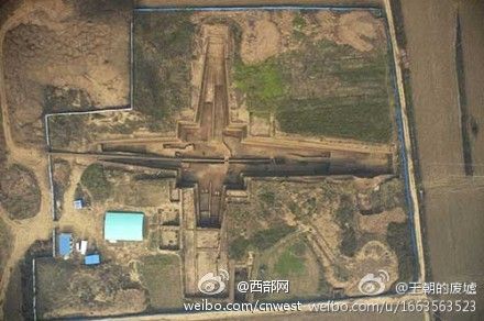 墓穴現(xiàn)場(chǎng)