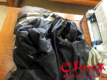 年邁體弱，一些老人家中衣物多年未洗，又舊又破