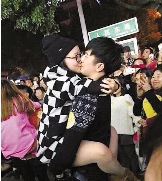 雖只是縣城的比賽，但水準(zhǔn)著實(shí)不低，居然有選手采用考拉式。