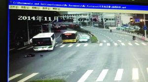 老人倒在路上，最終不治