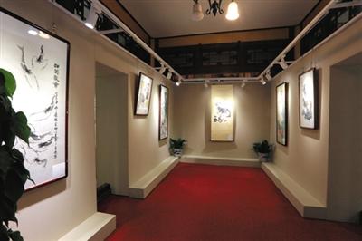 去年6月，益壽堂舉辦了“紀(jì)念頤和園對(duì)公眾開(kāi)放一百周年書(shū)畫(huà)展”。