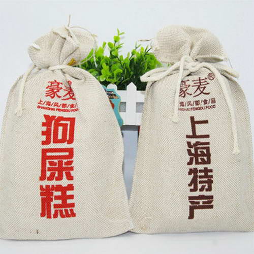 上海某公司推出的一款名為“狗屎糕”的產(chǎn)品引來(lái)不少質(zhì)疑。