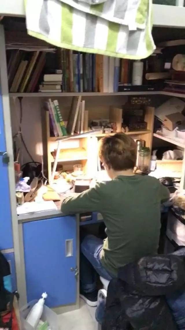 這個學(xué)校的男生宿舍火了！女同學(xué)都喊著要嫁