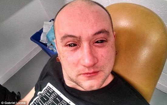 一支來自加州的研究團隊研發(fā)了一種能使人類擁有夜視能力的藥水。該溶液由二氫卟吩e6與胰島素和生理鹽水混合而成。在往實驗對象加西亞?里西納眼中滴入少量溶液之后，他的眼睛先是呈現(xiàn)全黑色，但在藥水被吸收之后即恢復(fù)正常。