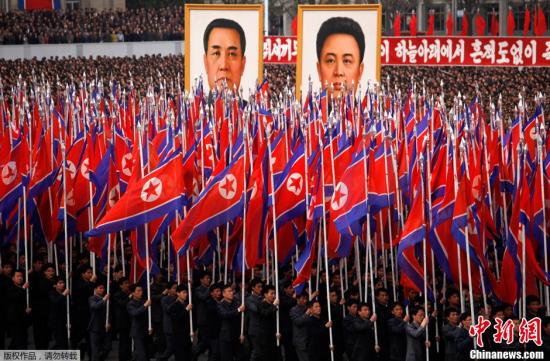 4月20日，包括軍人、公務(wù)員與平壤市民在內(nèi)的朝鮮各界民眾在金日成廣場集會，譴責(zé)并發(fā)誓要“消滅”韓國李