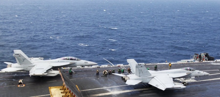 6月24日，美國和韓國在黃海海域舉行大規(guī)模海上聯合軍演。