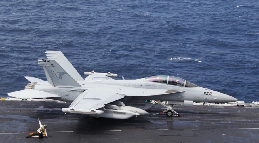 6月24日，美國和韓國在黃海海域舉行大規(guī)模海上聯合軍演。