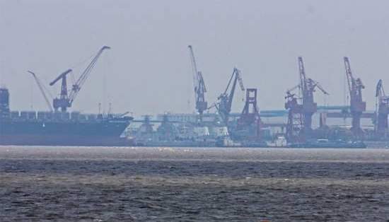 　環(huán)球網(wǎng)資料圖：中國海軍四艘新神盾扎堆舾裝。