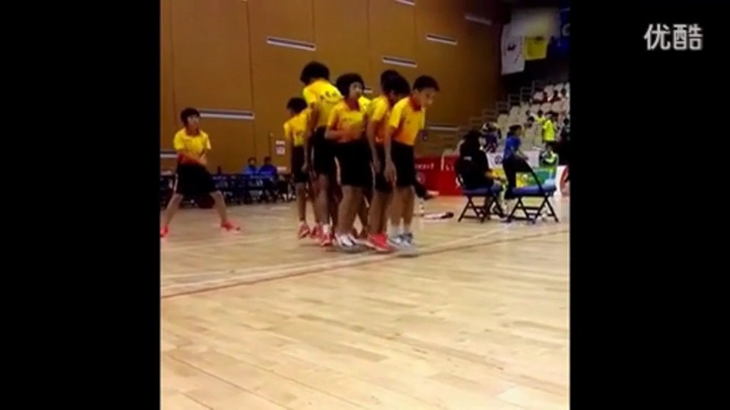 實拍小學(xué)生大神級跳繩