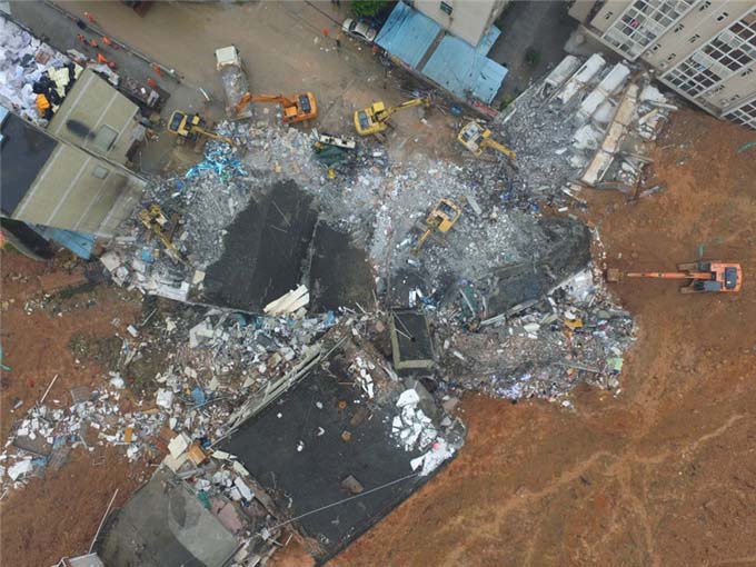 深圳滑坡區(qū)域實施網(wǎng)格化救援挖掘