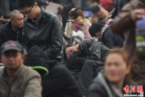 2013年春運直擊：漫漫回家路上的眾生百態(tài)