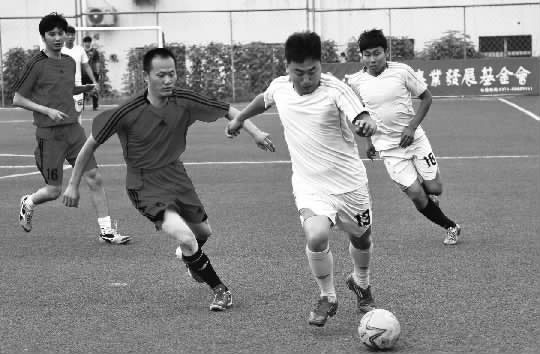 專為本屆賽事而組建的鄭州第九人民醫(yī)院隊，是該院歷史上第一支足球隊