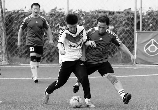 天行健隊在國家足球一級裁判、中超裁判于躍的帶領下，配合那是相當默契