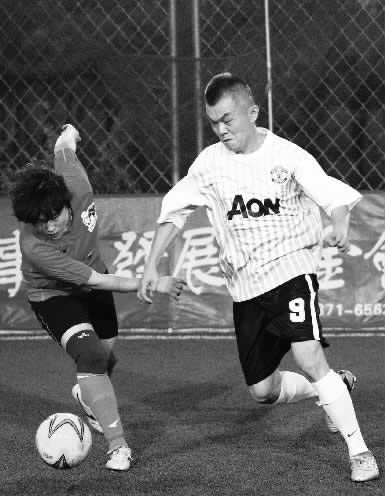 跟男人踢球，鏗鏘玫瑰們早已習慣