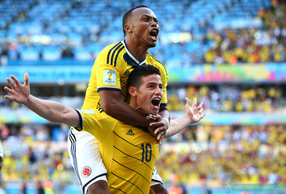 羅德里格斯與隊(duì)友慶祝 羅德里格斯與隊(duì)友慶祝