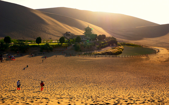 [攻略]中秋國(guó)慶節(jié)旅游怎么省錢(qián) 冷門(mén)路線是首選